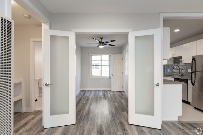 Interior Photo - 970 N. Serrano Ave.