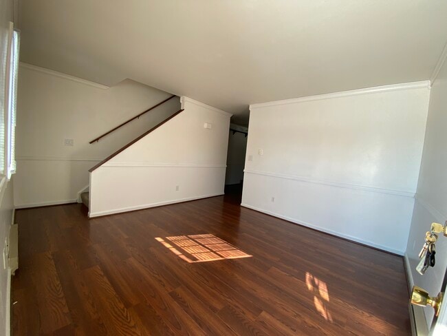 Building Photo - 6183 Mountain View Dr