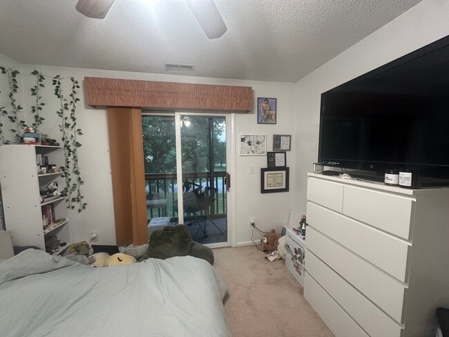 Foto del edificio - 33955 Middleton Cir