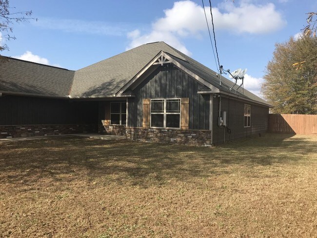 Building Photo - 5 Wheatland Way