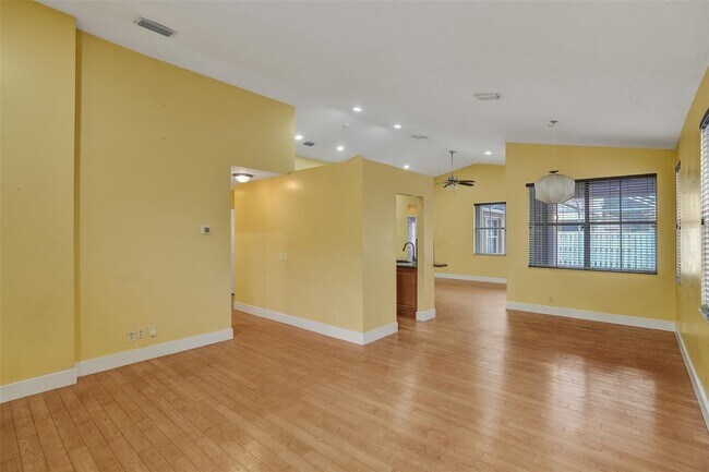 Building Photo - 839 Falling Water Rd