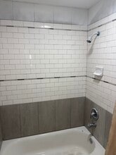 Building Photo - 617 W 41st St