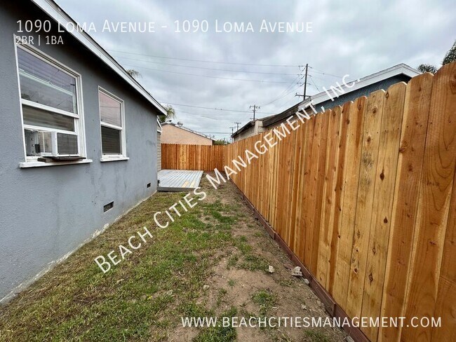 Building Photo - 1090 Loma Ave