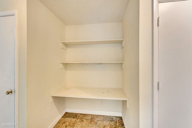 Foto del edificio - 1800 Jefferson Park Ave