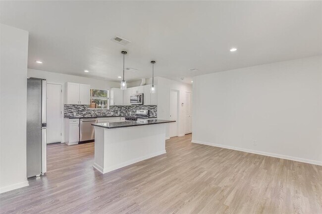 Foto del edificio - 1202 W 22nd St