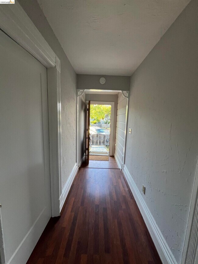 Foto del edificio - 1251 63rd St