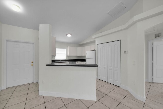 Building Photo - 2033 Andalusia Blvd