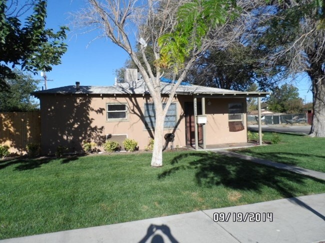Foto del edificio - 45045-45047 Redwood Ave