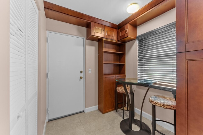 Foto del edificio - 6300 NW 2nd Ave