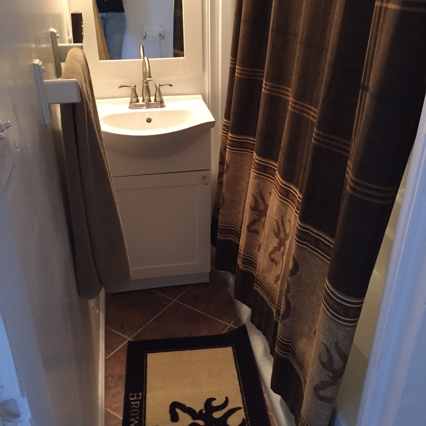 tiled bath - 116 N 2nd St