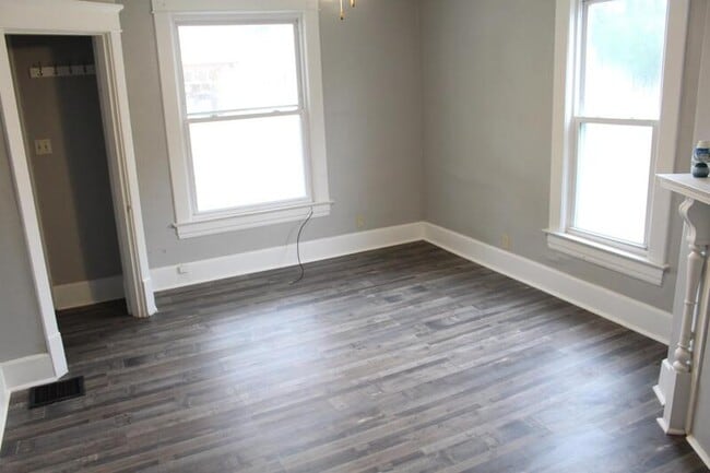 Building Photo - 142 N Lancaster St