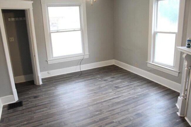Foto del edificio - 142 N Lancaster St