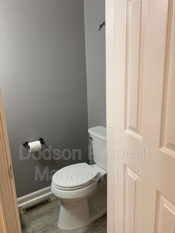 Foto del edificio - 10725 Brice Ct