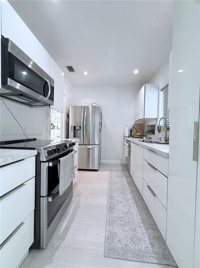 Foto del edificio - 9021 N Miami Ave