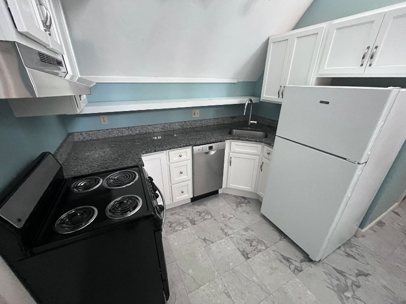 Primary Photo - 410 N State St