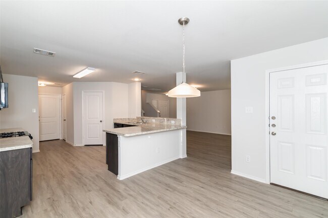 Foto del edificio - 8806 J C Oaks Cir