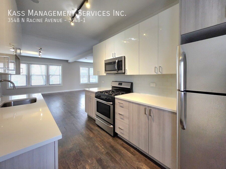 Primary Photo - 2 story duplex down 4 bed 3 bath right in ...