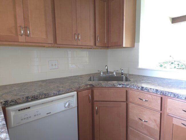Kitchen - 4534 Ohio St