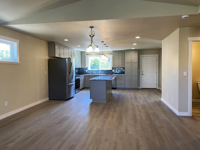 Building Photo - Brand New Construction