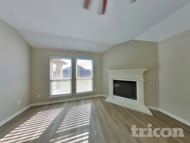 Foto del edificio - 3213 Shady River Trail