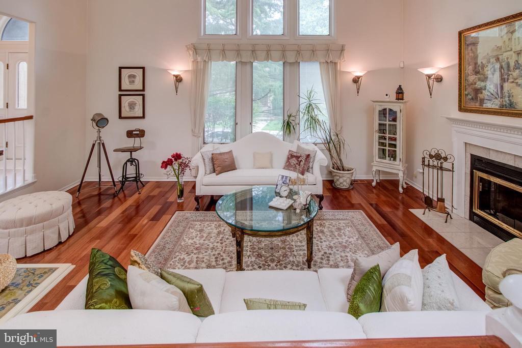 Foto principal - 307 Sayre Dr