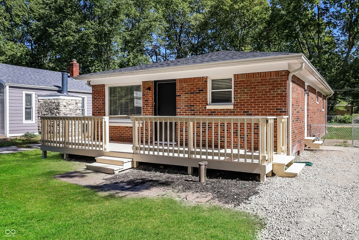 Primary Photo - 67 Burke Ave