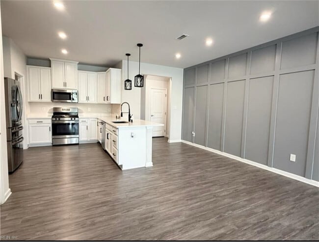 Building Photo - 3432 Foxglove Dr