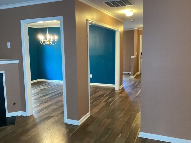Foto del edificio - Outstanding Four Bedroom Home Approximately Ten Minutes Away from Ft. Jackson!