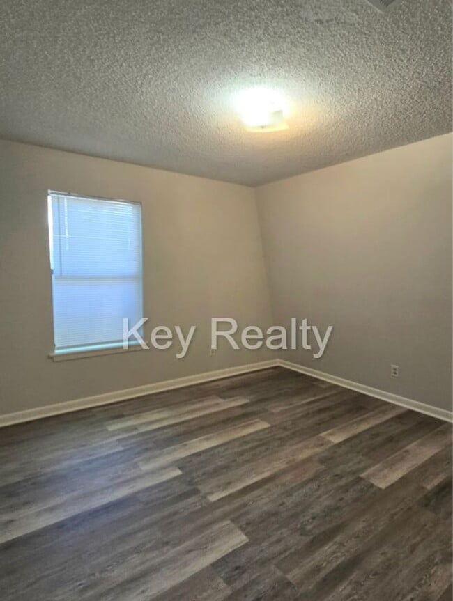Building Photo - 214 - B Lee St. - Pineville, downstairs unit