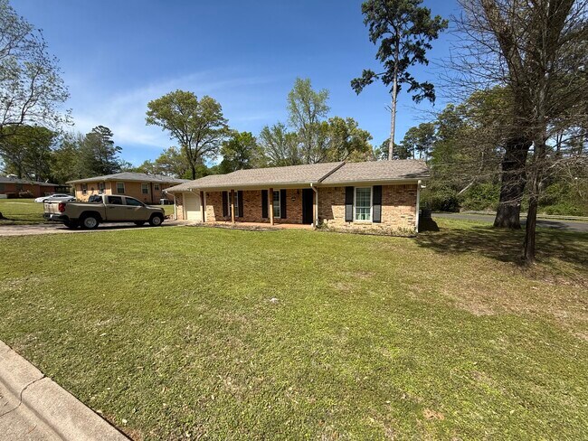 Foto del edificio - 213 Lafayette Blvd