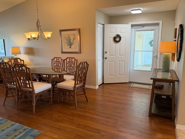 Foto del edificio - 675 W Lake Jasmine Cir