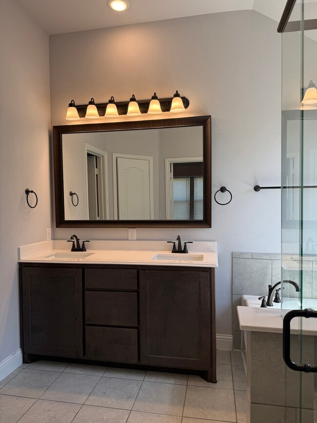 Foto del edificio - 1332 Fox Gln Trl