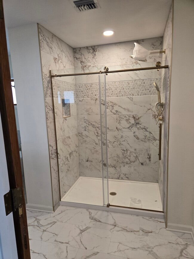 Building Photo - 115 Sandager Ave