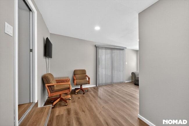 Foto del edificio - 8265 E Southern Ave