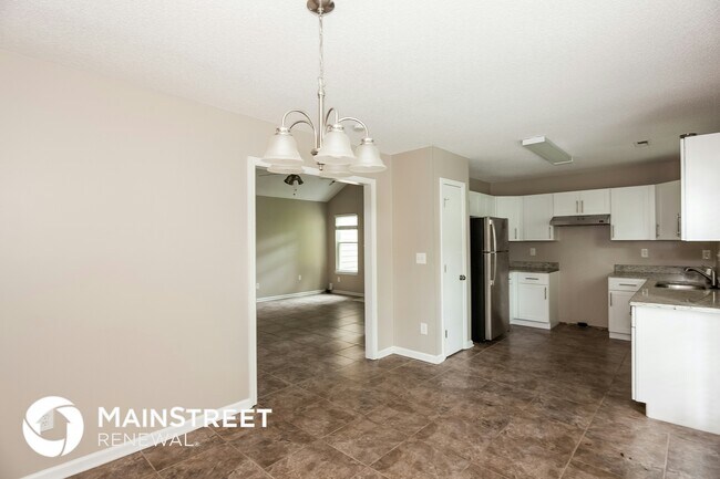 Building Photo - 8625 Flowers Ct