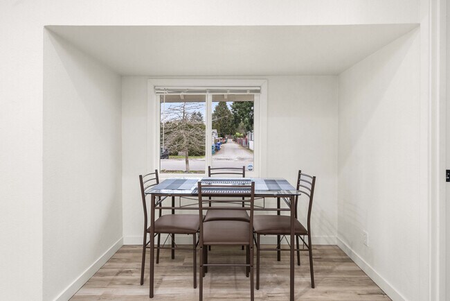 Foto del edificio - 815 SW Cloverdale St