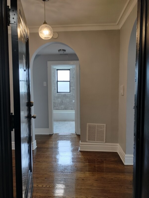 Foto del edificio - 1741 W 80th St