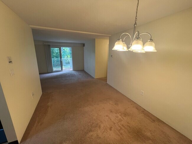 Foto del edificio - 52 Silver Hill Ln