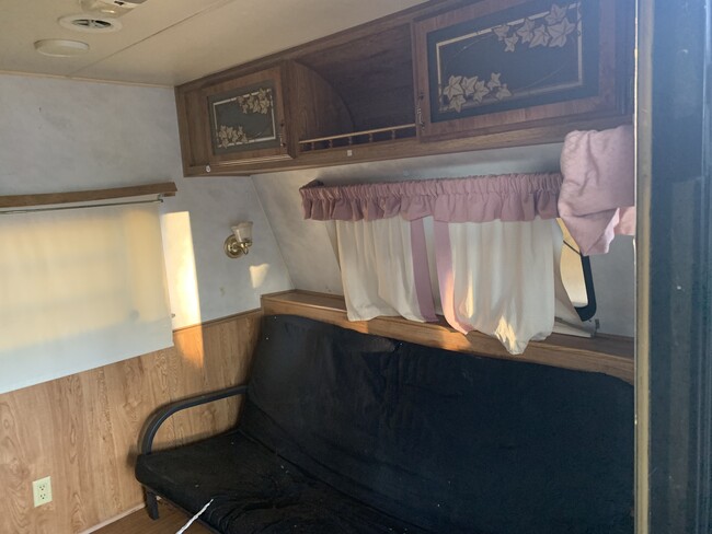 Foto del edificio - 6206 Green Acres Ln