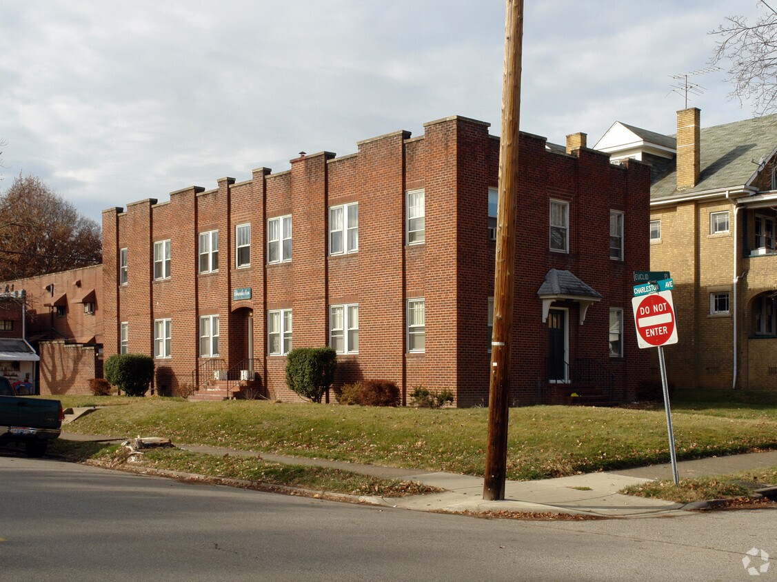 Building Photo - 1336 Charleston Ave