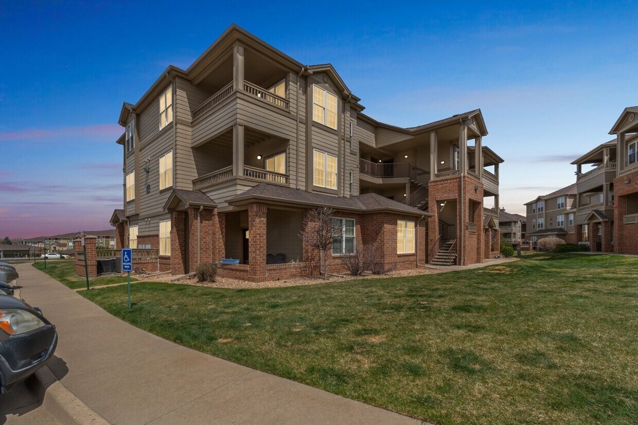 Primary Photo - 1 Bedroom Condo in Parker