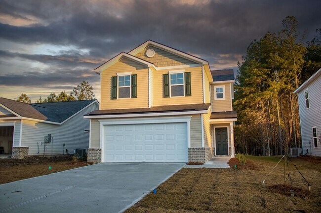 Building Photo - Newer Construction in Rice Creek