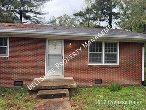 Building Photo - 1517 Cypress Dr Building Photo - 1517 Cypress Dr