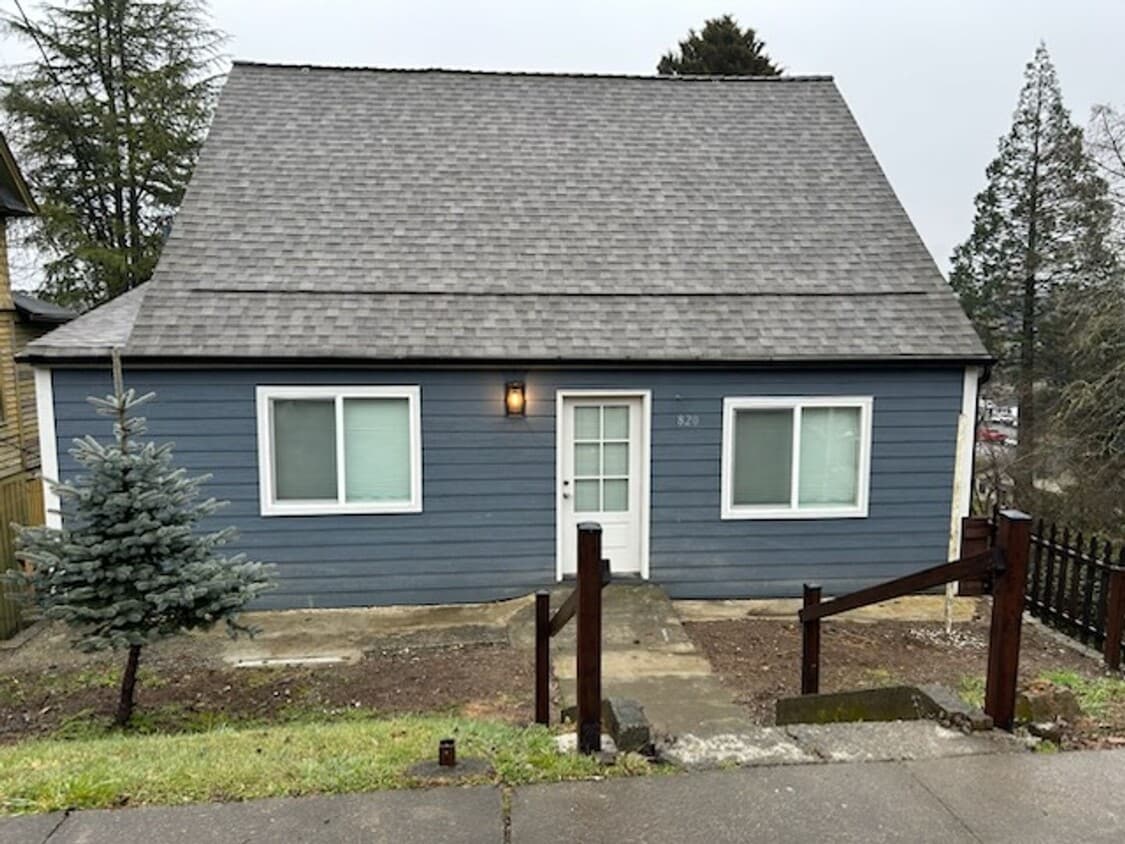 Foto principal - Aberdeen - 3 bedroom, 2 bath remodeled hom...