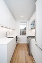 Building Photo - 17 Forest St