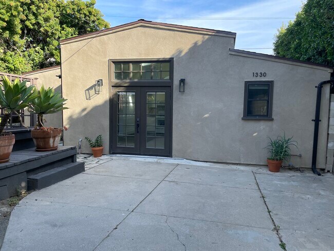Building Photo - 1330 S Sierra Bonita Ave