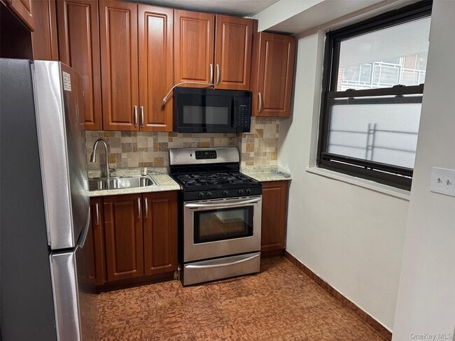 Foto del edificio - 61-45-61-98 98th St