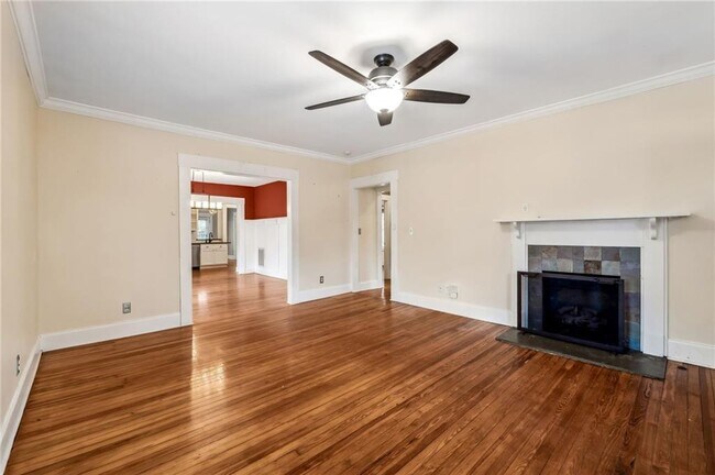 Foto del edificio - 976 Hall St NW