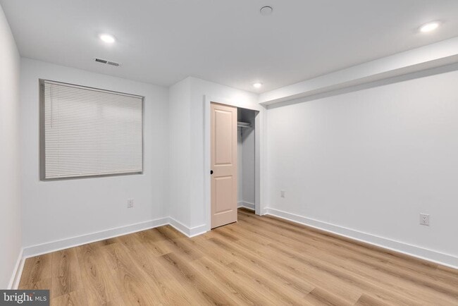 Building Photo - 1028 W Arizona St