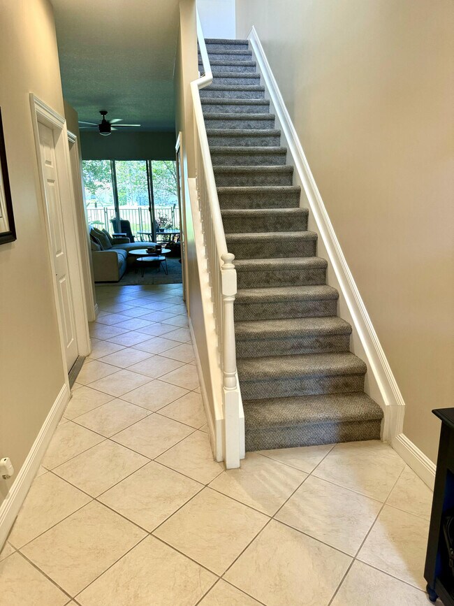 Building Photo - 4488 Hickory Dr